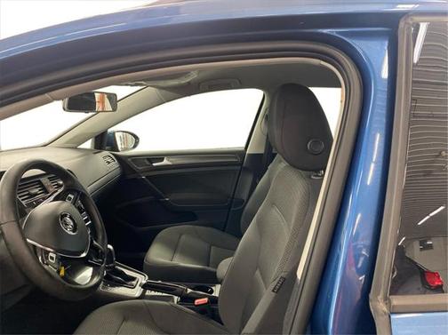 2018 Volkswagen Golf SportWagen TSI S