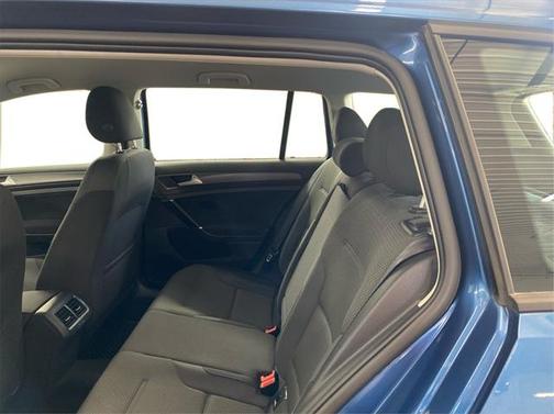 2018 Volkswagen Golf SportWagen TSI S