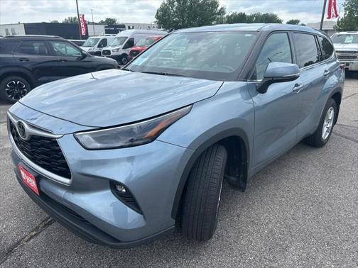 2022 Toyota Highlander LE