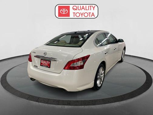 2010 Nissan Maxima SV