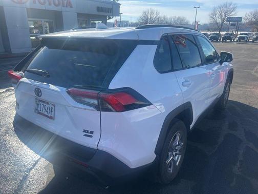 2024 Toyota RAV4 XLE