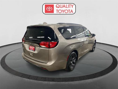 2018 Chrysler Pacifica Touring-L