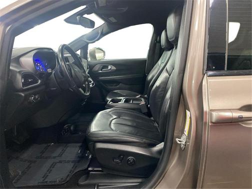 2018 Chrysler Pacifica Touring-L