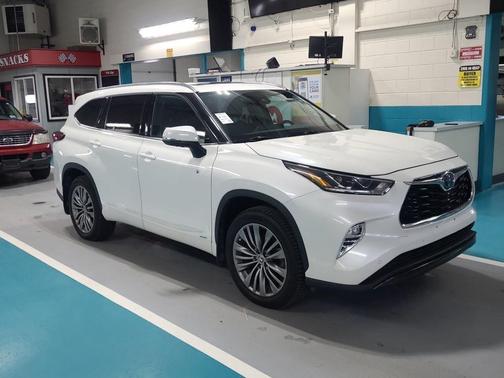 2020 Toyota Highlander Hybrid Platinum