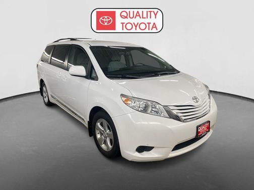 Super White 2017 Toyota Sienna LE