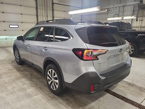 Ice Silver Metallic 2020 Subaru Outback Premium