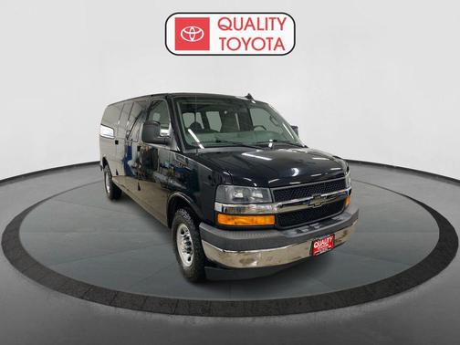 2017 Chevrolet Express 3500 LT