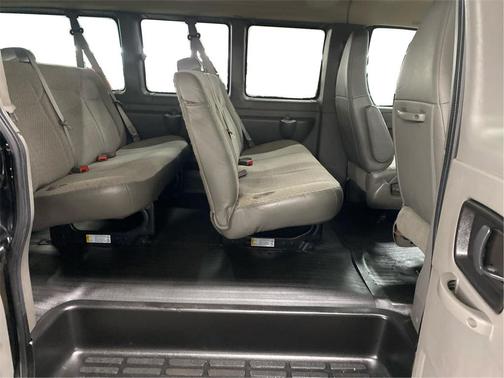 2017 Chevrolet Express 3500 LT