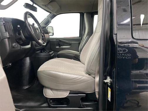 2017 Chevrolet Express 3500 LT