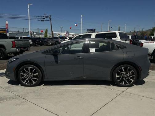2025 Toyota Prius L