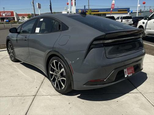 2025 Toyota Prius L