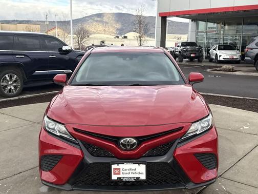 2020 Toyota Camry SE