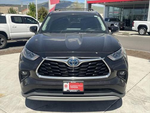 2021 Toyota Highlander Hybrid Platinum