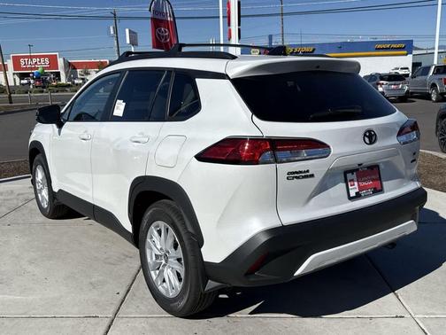 2025 Toyota Corolla Cross LE
