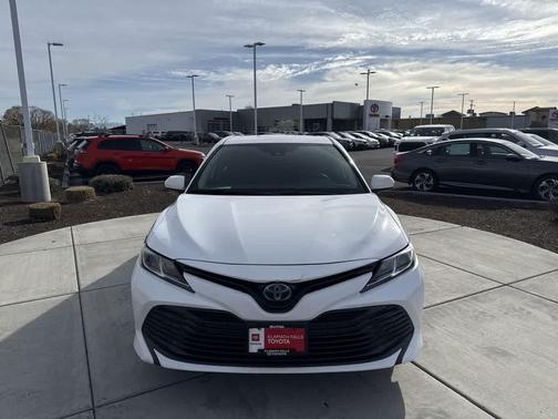 2019 Toyota Camry Hybrid SE