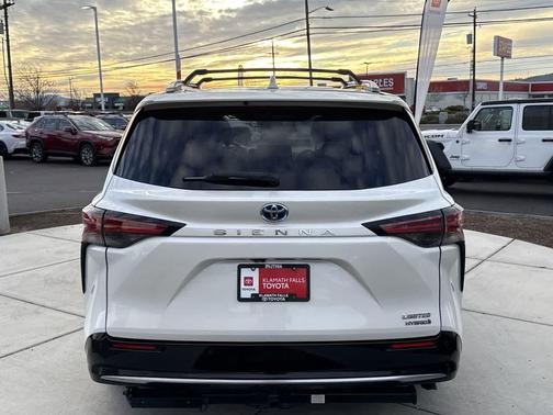 2021 Toyota Sienna Limited 7-Passenger
