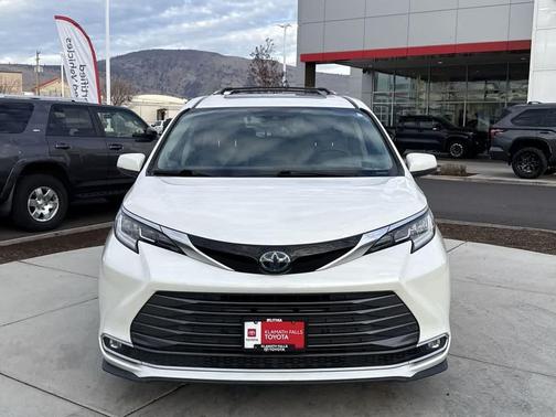 2021 Toyota Sienna Limited 7-Passenger