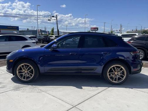 2023 Porsche Macan Base