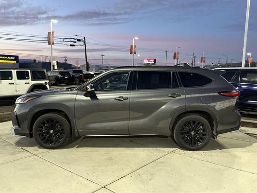 2023 Toyota Highlander XSE