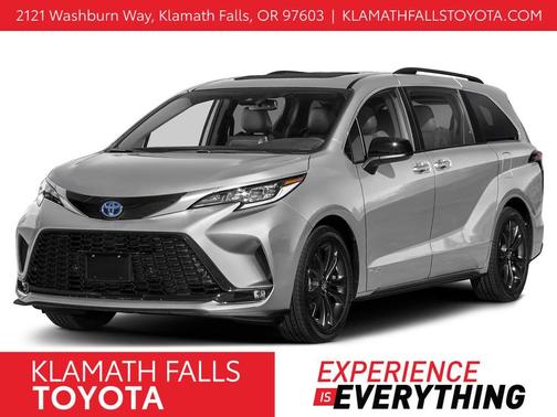 Celestial Silver Metallic 2022 Toyota Sienna XSE 7 Passenger