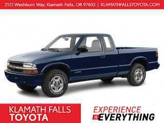 2000 Chevrolet S-10 Base
