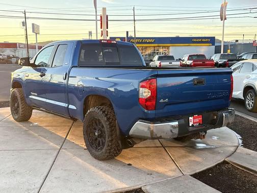2016 Toyota Tundra SR5