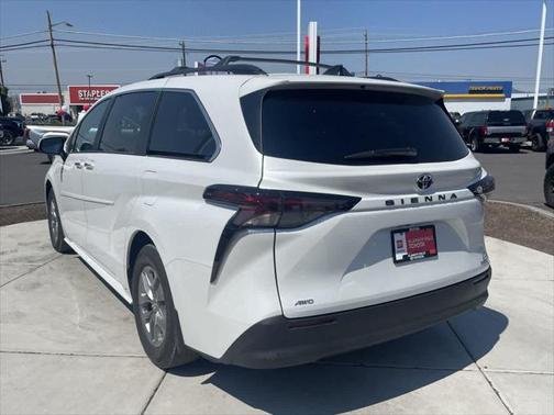 2024 Toyota Sienna XLE 7 Passenger