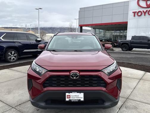 2020 Toyota RAV4 LE