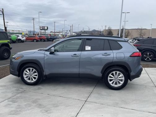2023 Toyota Corolla Cross LE