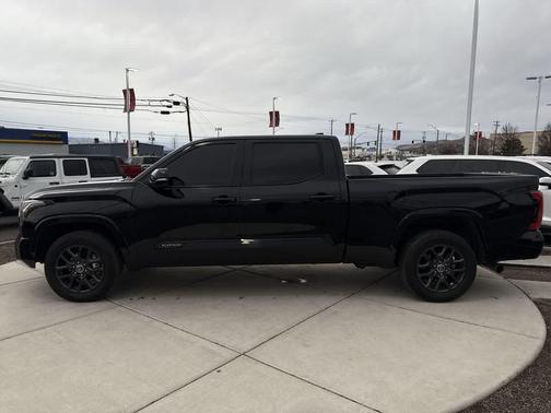 2022 Toyota Tundra Platinum
