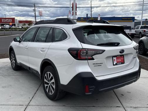 2021 Subaru Outback Base