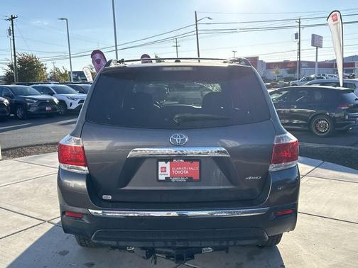 2012 Toyota Highlander SE