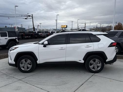 2024 Toyota RAV4 Hybrid XLE