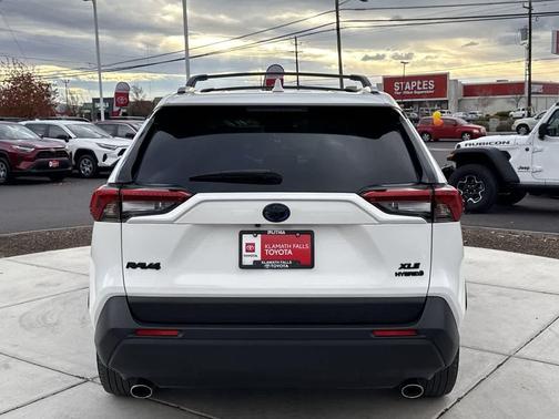2024 Toyota RAV4 Hybrid XLE