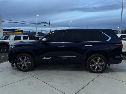 2023 Toyota Sequoia Capstone