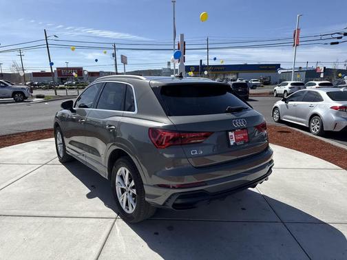 Chronos Gray Metallic 2021 Audi Q3 45 S line Premium