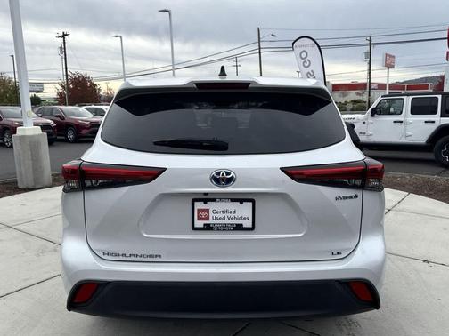 2022 Toyota Highlander Hybrid LE
