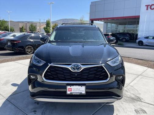 2023 Toyota Highlander Hybrid Platinum