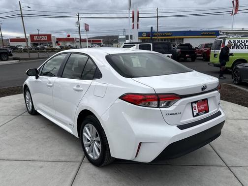 2025 Toyota Corolla Hybrid LE