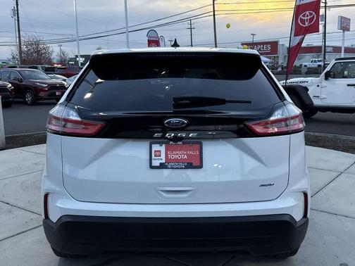 2022 Ford Edge SE