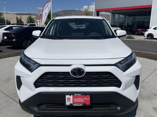 2025 Toyota RAV4 LE