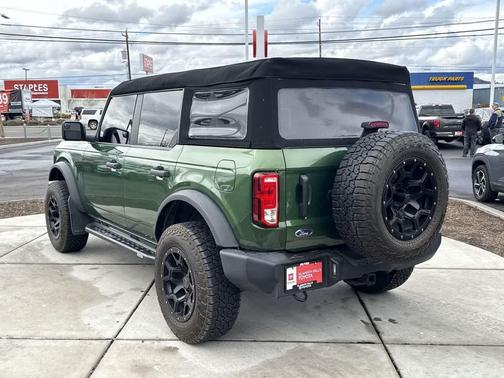 2023 Ford Bronco Base