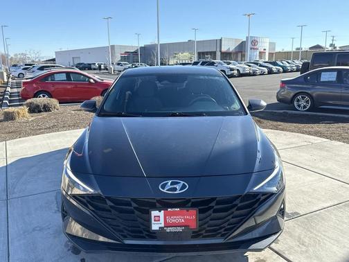 2022 Hyundai ELANTRA SEL