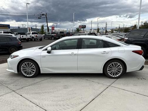 2019 Toyota Avalon Hybrid Limited