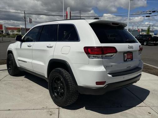 2022 Jeep Grand Cherokee Laredo