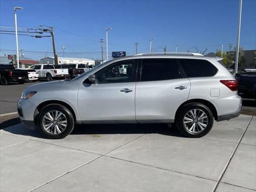 2018 Nissan Pathfinder SV