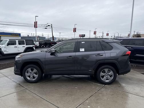2025 Toyota RAV4 Hybrid LE