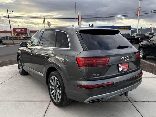 2019 Audi Q7 55 Premium Plus