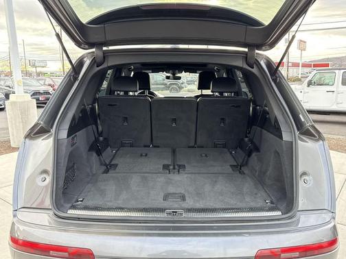 2019 Audi Q7 55 Premium Plus
