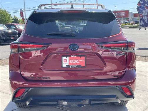 2024 Toyota Highlander Hybrid XLE
